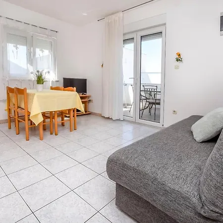 Apartments Antea Apartment *